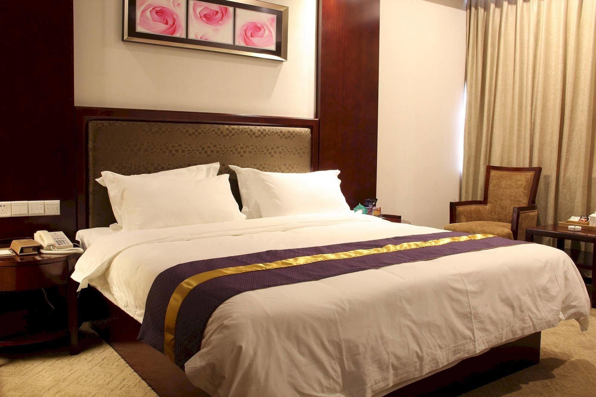 Zhuhai Platinum Holiday Hotel 外观 照片