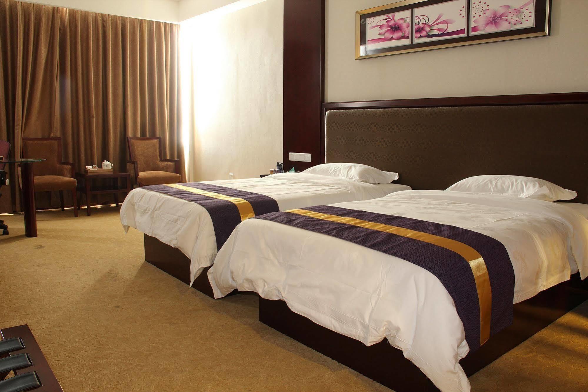 Zhuhai Platinum Holiday Hotel 外观 照片