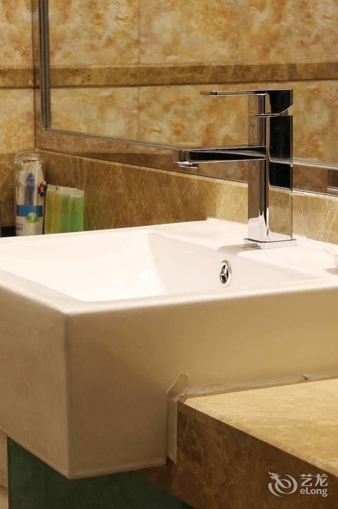 Zhuhai Platinum Holiday Hotel 外观 照片